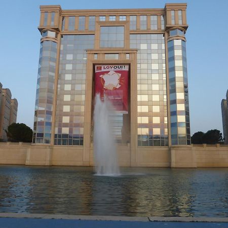 Grand Appartement Central Avec Terrasse มงต์เปอลิเยร์ ภายนอก รูปภาพ